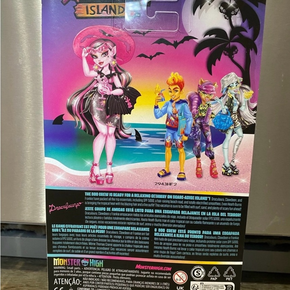 New in Box Monster High Draculaura - Picture 2 of 2